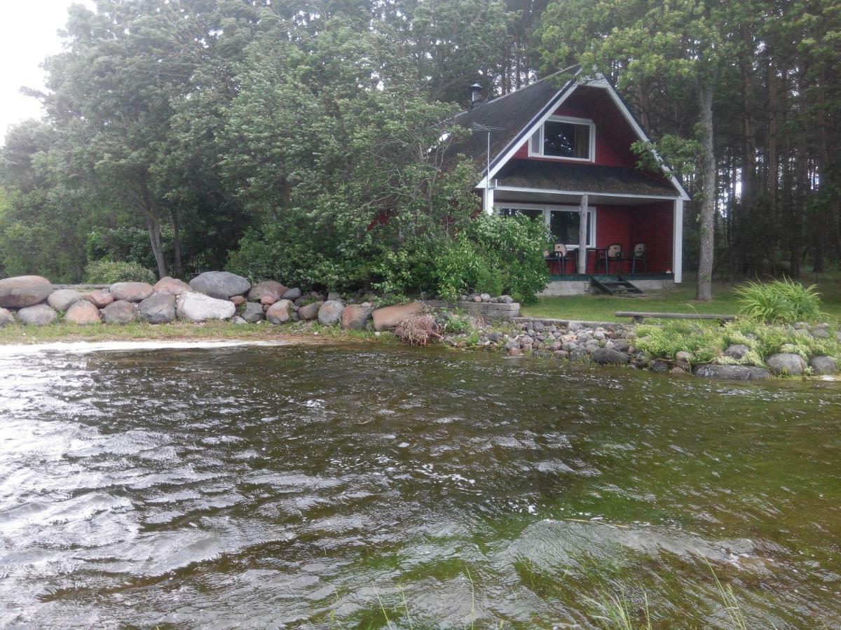 Kapteni Holiday House Paatsalu Екстер'єр фото